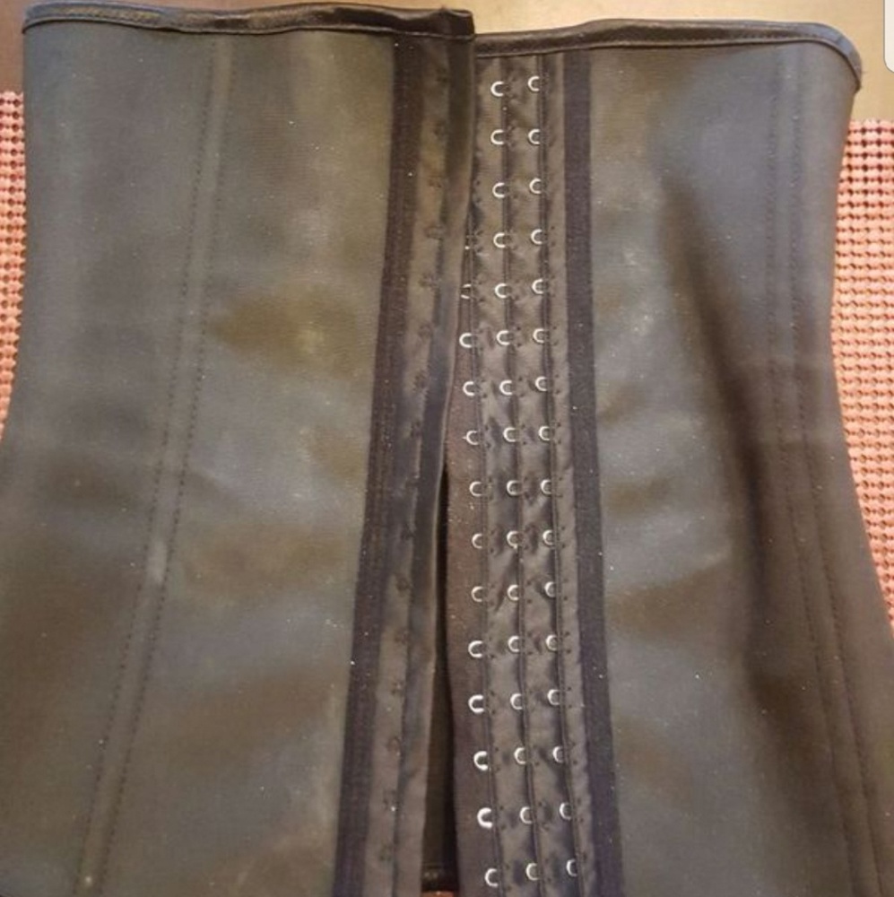 Waist trainer